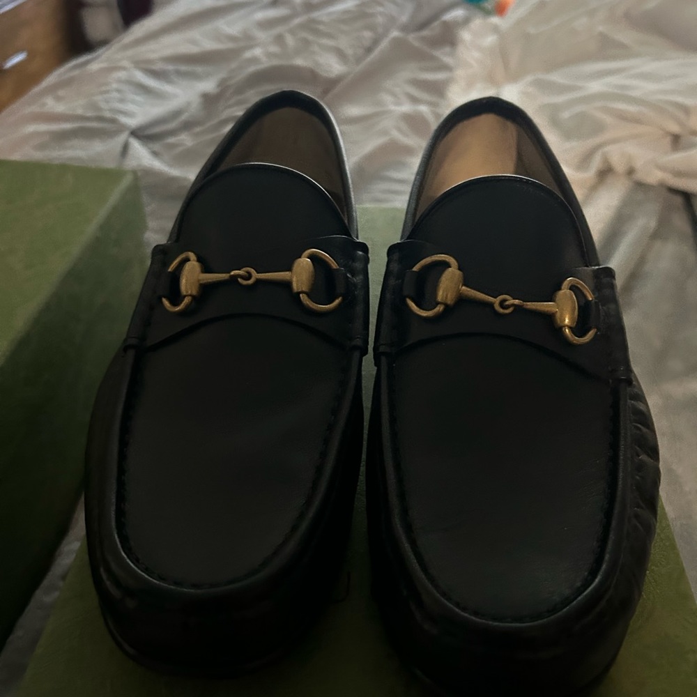Black Gucci shoes size 8